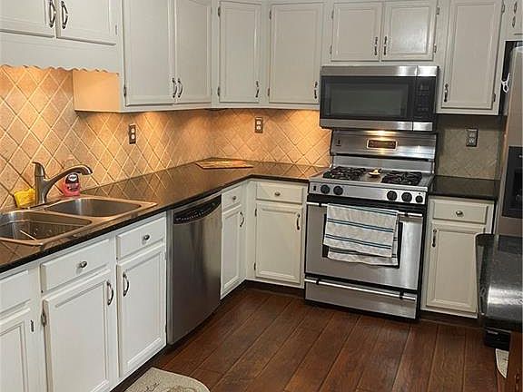 5th image of 5208 Olde Mill Dr