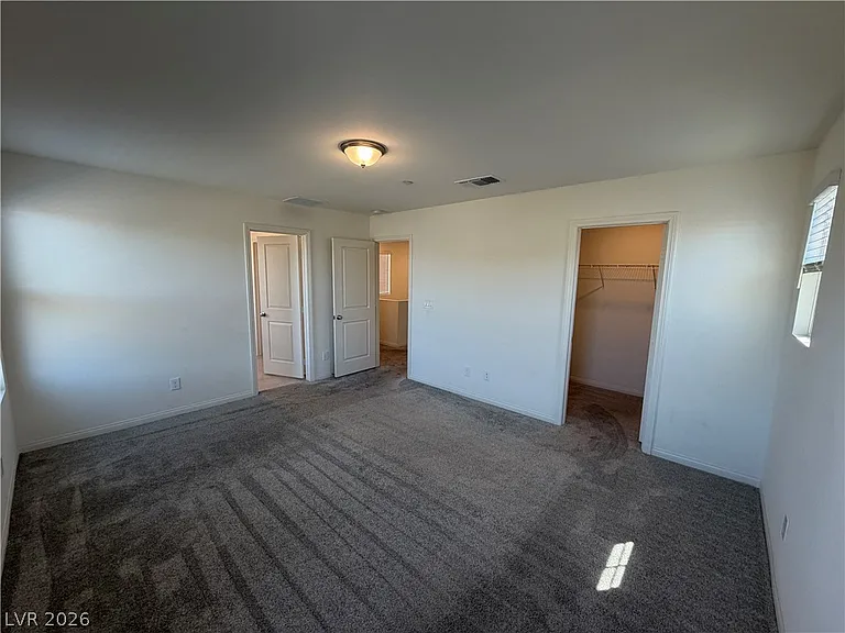 2562 Ofanto St — Photo 7