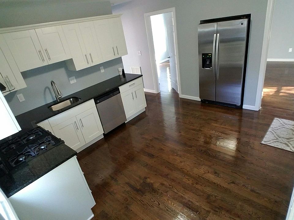 2nd image of 466 Burritt Ave