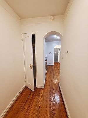 2nd image of 4130 46th St APT 1R