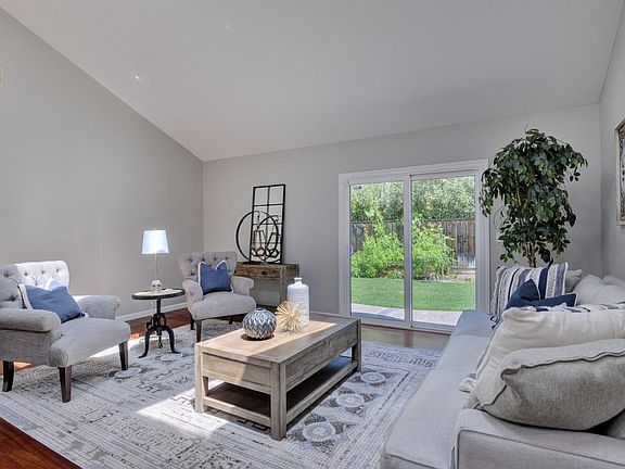 4th image of 7050 Calcaterra Dr