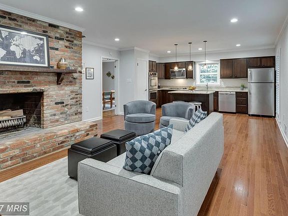 4th image of 10816 Mantilla Ct