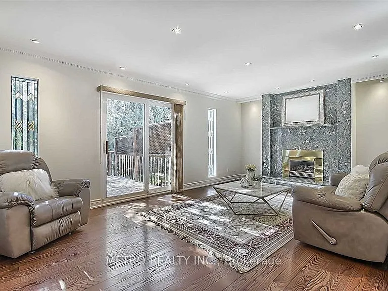 17 Twin Circle Ct #ENTIRE — Photo 10