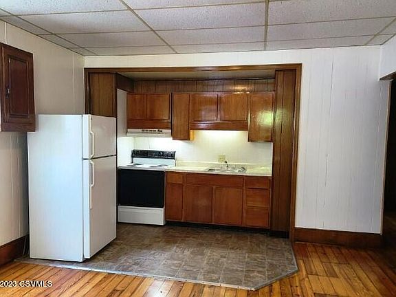 2nd image of 125 N 2nd St APT 1