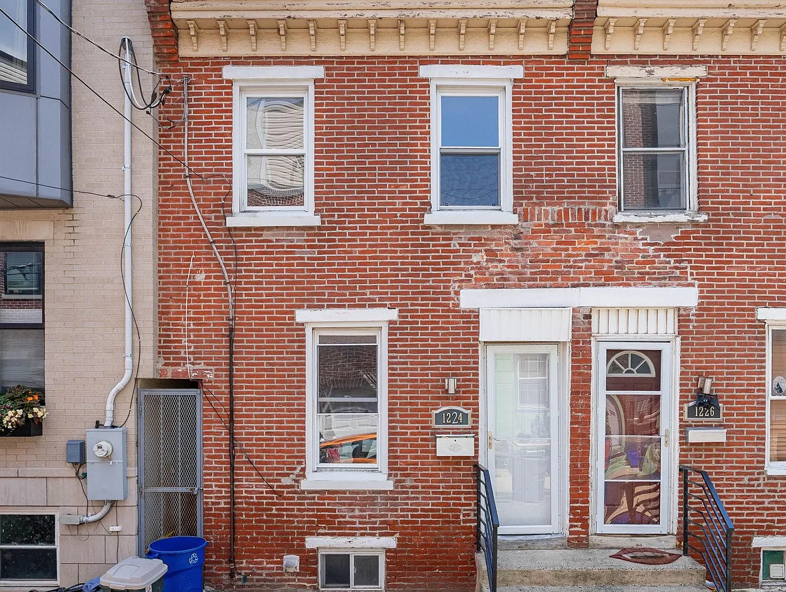 2 bed, 884 sqft, $2,000 — Photo 2