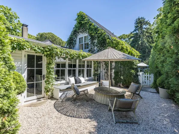 72 Hempstead St, Sag Harbor, NY 11963