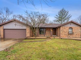 2108 Olde Winery Rd, Saint Louis, MO 63129