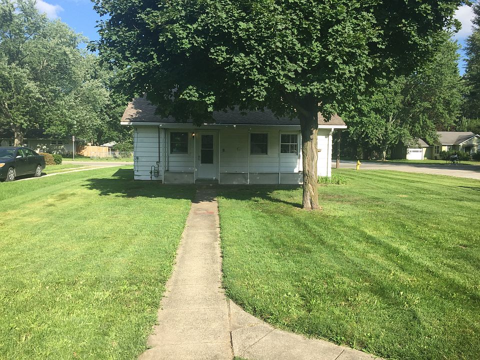 1st image of 1529 S 12th St