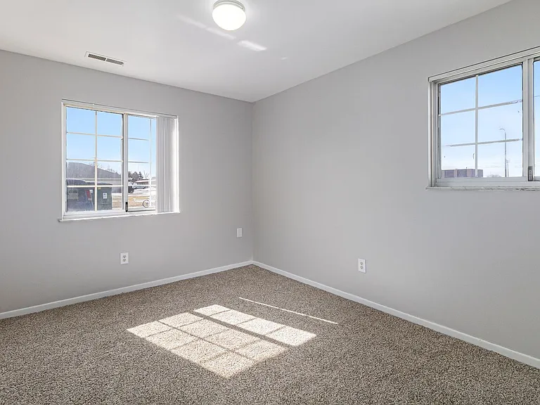 1226 N Hemlock Rd — Photo 17