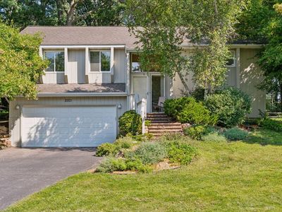 2571 Schaller Dr E, Maplewood, MN, 55119