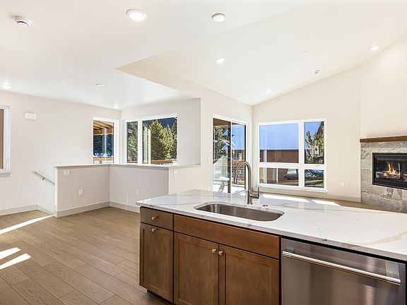 4th image of 628 Montezuma Rd #D-1