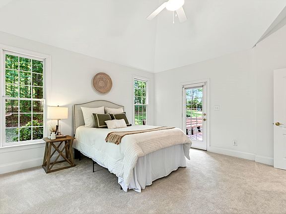 4th image of 2721 Glassman Ln