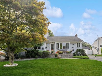 1418 Apple Lane, East Meadow, NY, 11554