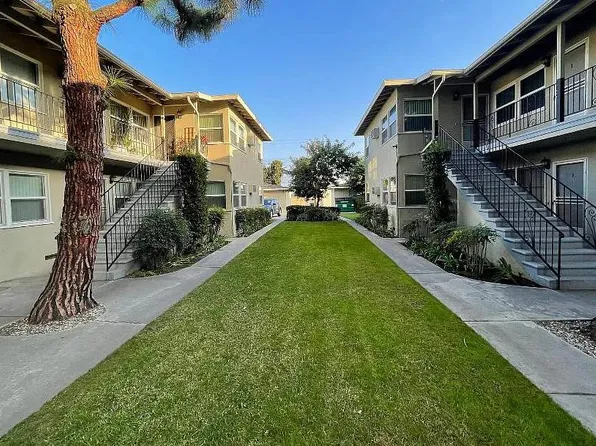L'Abri Apartments, 11724 Gurley Ave #5f5316bd3, Downey, CA 90241