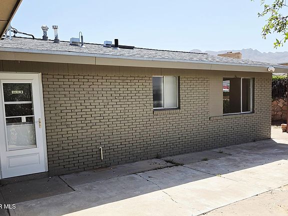 3rd image of 208 Viking Dr