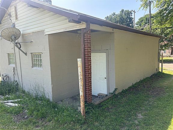 3rd image of 359 Eastland Ave
