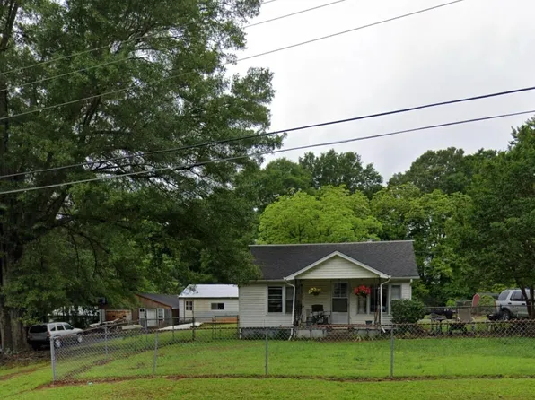 205 N Georgia Ave, Chesnee, SC 29323