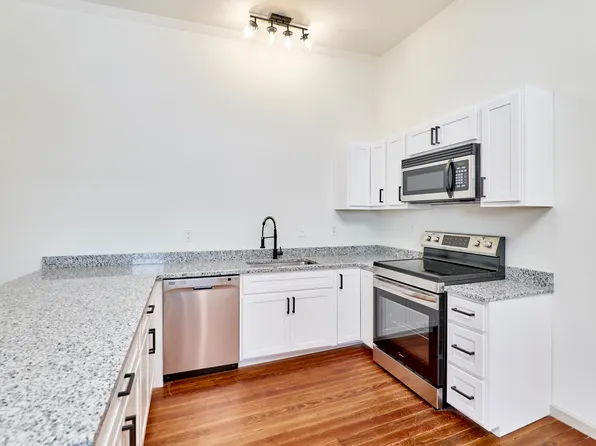 315 E Main St #C, Winfield, MO 63389
