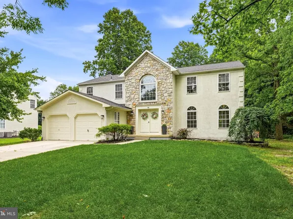 16 Armitage Ct, Sewell, NJ 08080