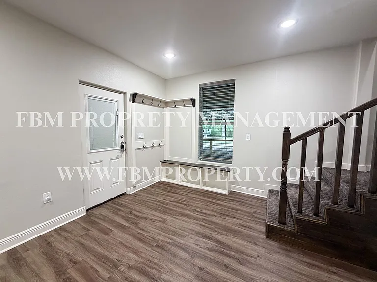338 Post Oak Dr — Photo 6