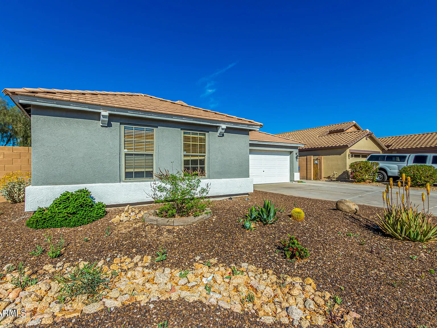 5 bed, 3.0 bath, 1980 sqft, $2,800 — Photo 2