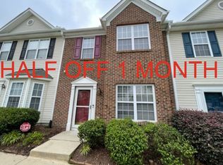 11 Edgebrook Cir, Durham, NC 27703