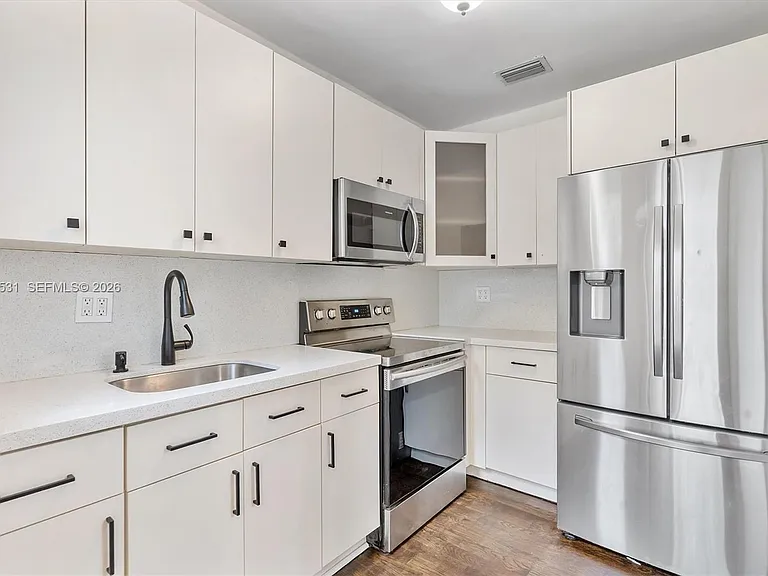3951 SW 2nd Ter — Photo 5