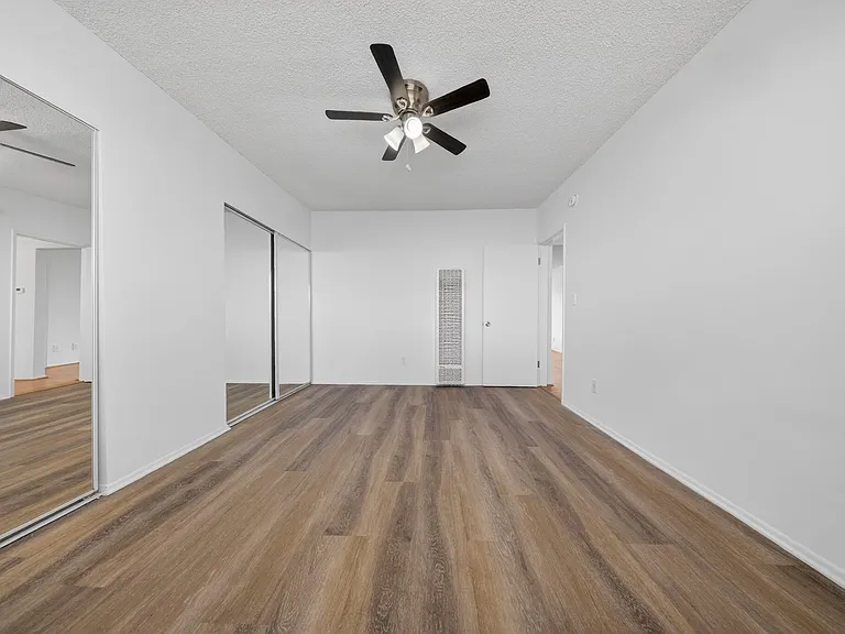 5715 Vineland Ave — Photo 38