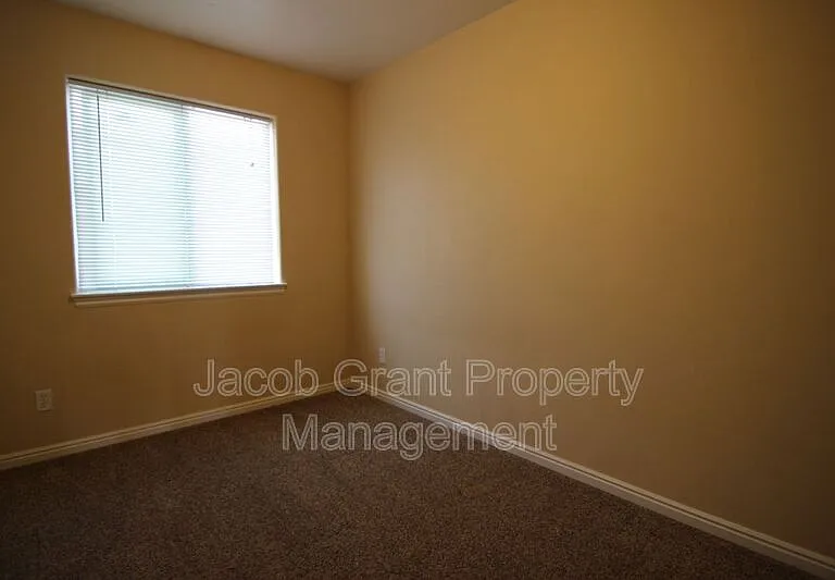 960 Eve Dr #2 — Photo 6