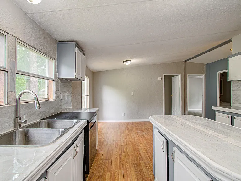 16307 Antelope Ln — Photo 14