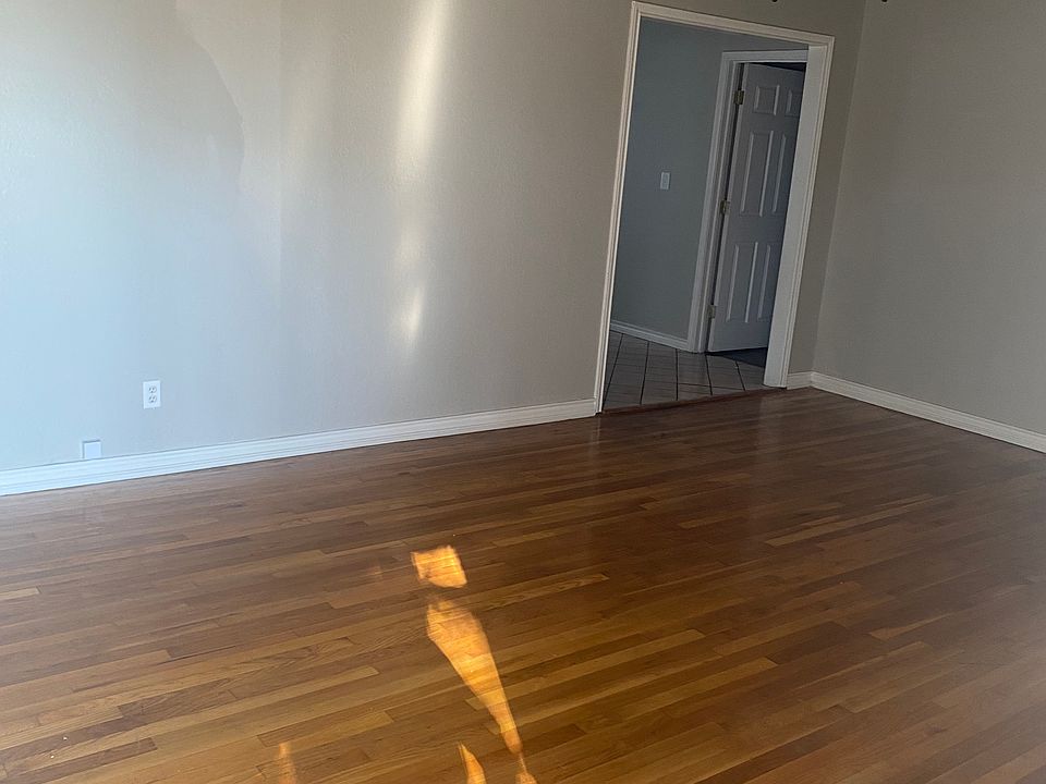 1st image of 3709 Highland Dr