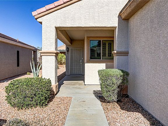 4th image of 578 Carmel Mesa Dr