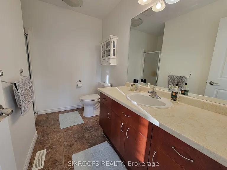 2089 Beaverbrook Ave #12 — Photo 18