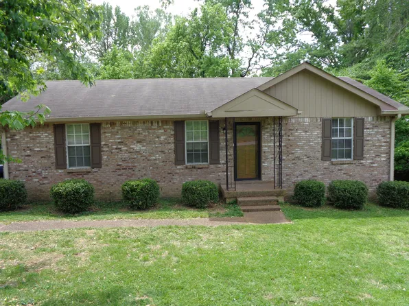 676 S View Dr, Old Hickory, TN 37138