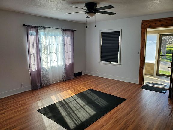 3rd image of 2342 17th Ave