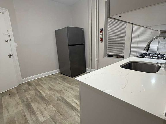 3rd image of 5712 Hudson Ave APT 2