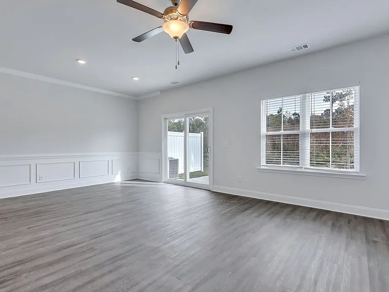 329 Governor Gwinnett Way — Photo 6