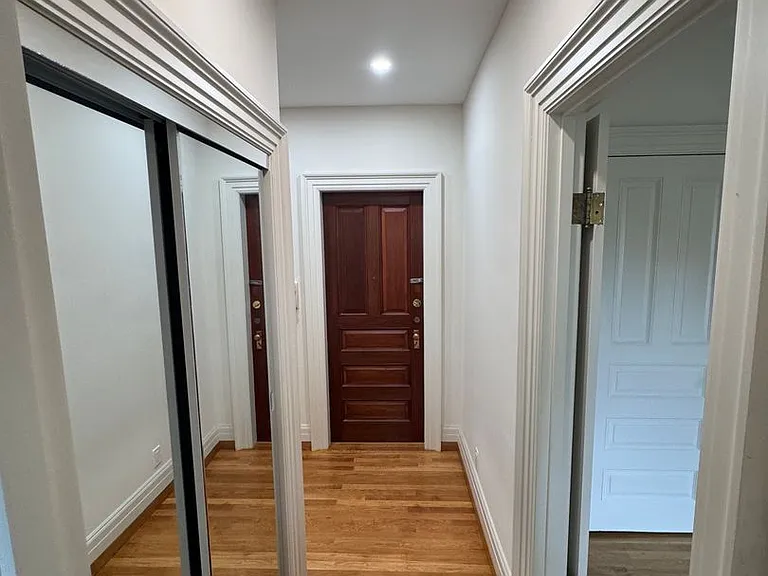 Amherst Woods Apartments — Photo 36