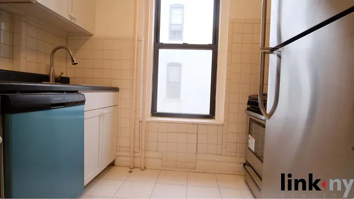 Rented by Link NY Realty | media 23