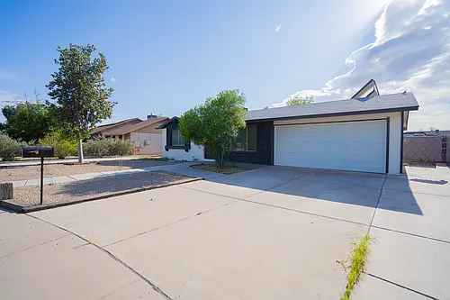 3142 N 78th Dr Photo 1