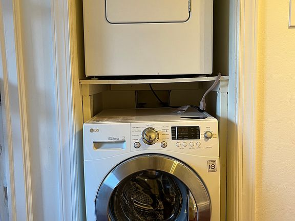 4th image of 1245 13th St NW APT 302