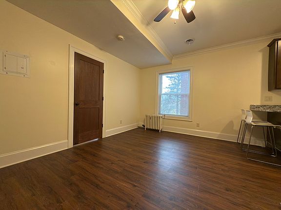 4th image of 1900 Hennepin Ave S #204