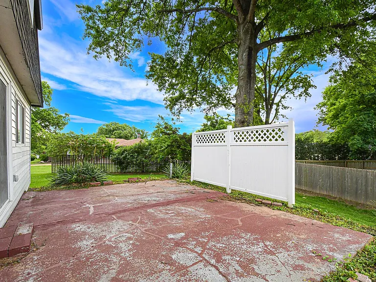 306 Bright Meadows Dr — Photo 35