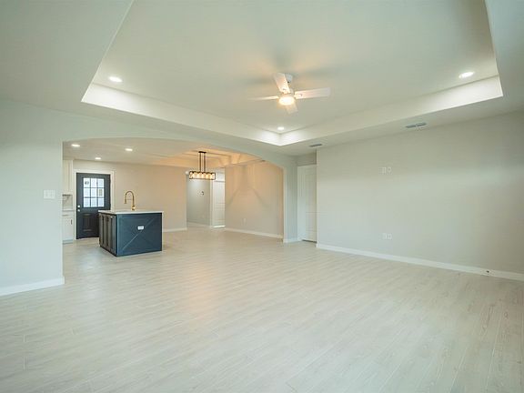 5th image of 6705 El Jinete Dr