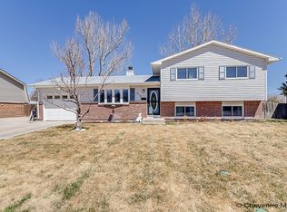 512 Ogallala Pl, Cheyenne, WY 82009