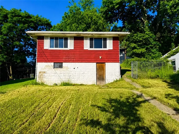 2011 Valley St, West Mifflin, PA 15122