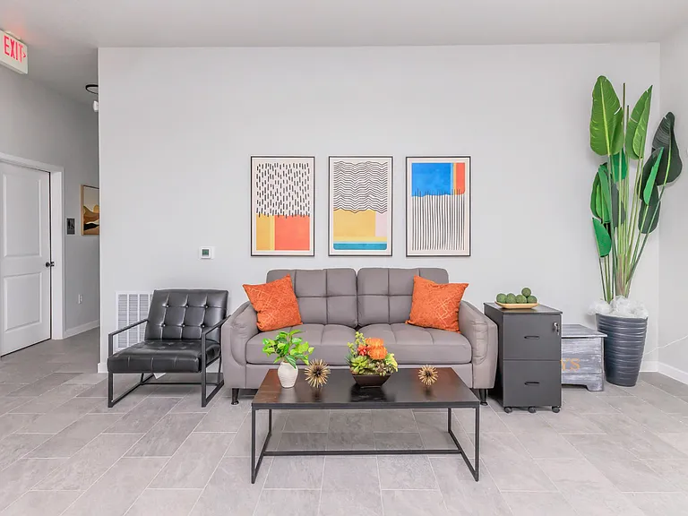 Sandcastle Manor Apartments — Photo 7