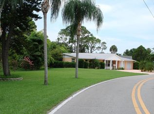 486 Magellan Dr, Sarasota, FL 34243