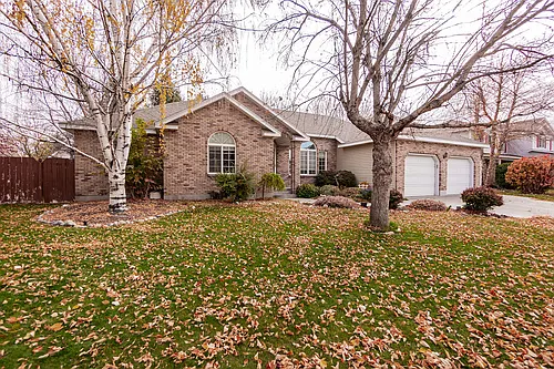 3915 Woodhaven Ln Photo 1 3915 Woodhaven Ln Photo 1