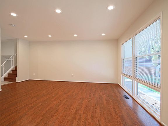 4th image of 10310 Shiloh St